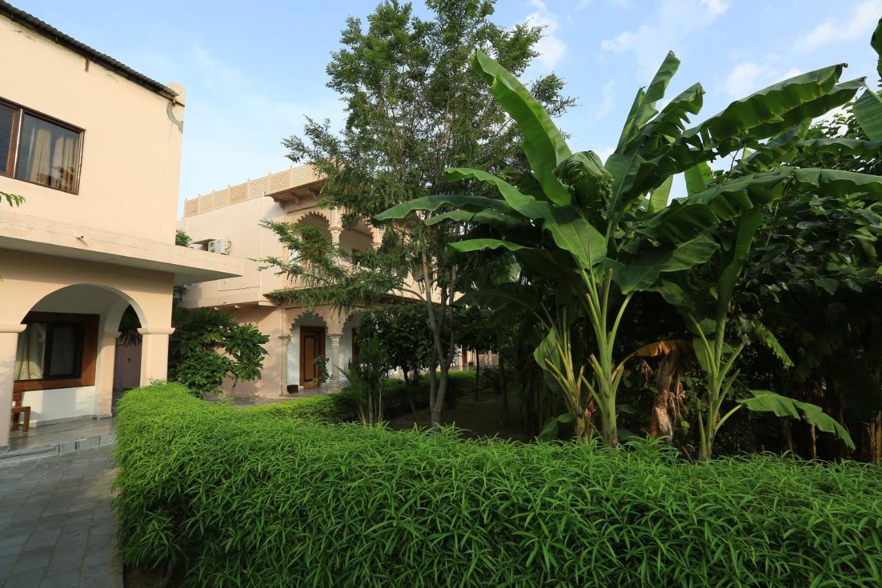 Hotel Sunbird Bharatpur Extérieur photo