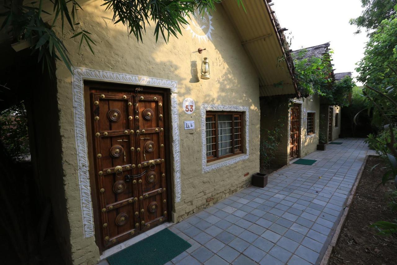 Hotel Sunbird Bharatpur Extérieur photo