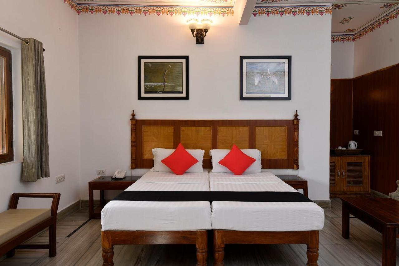 Hotel Sunbird Bharatpur Extérieur photo