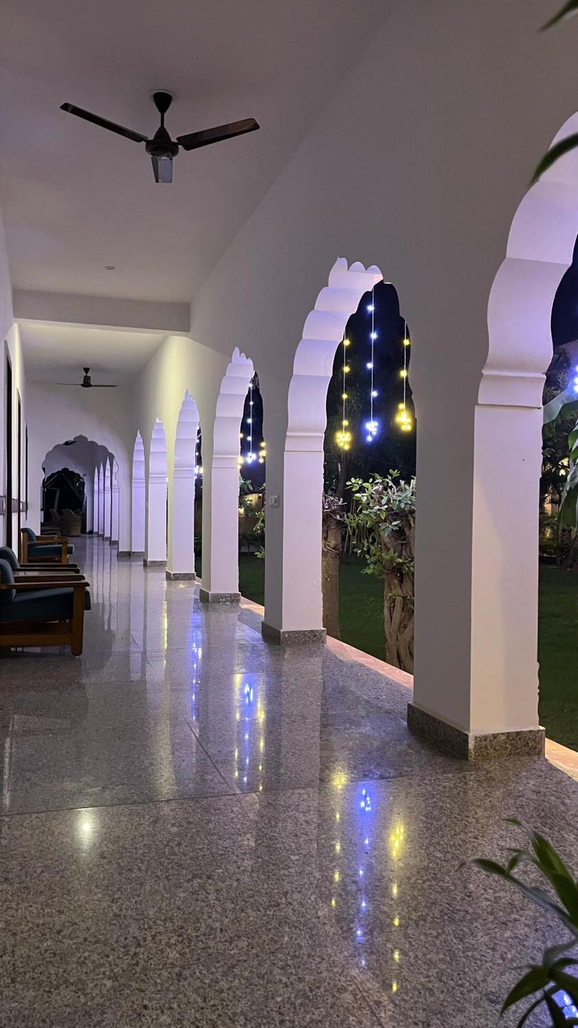 Hotel Sunbird Bharatpur Extérieur photo