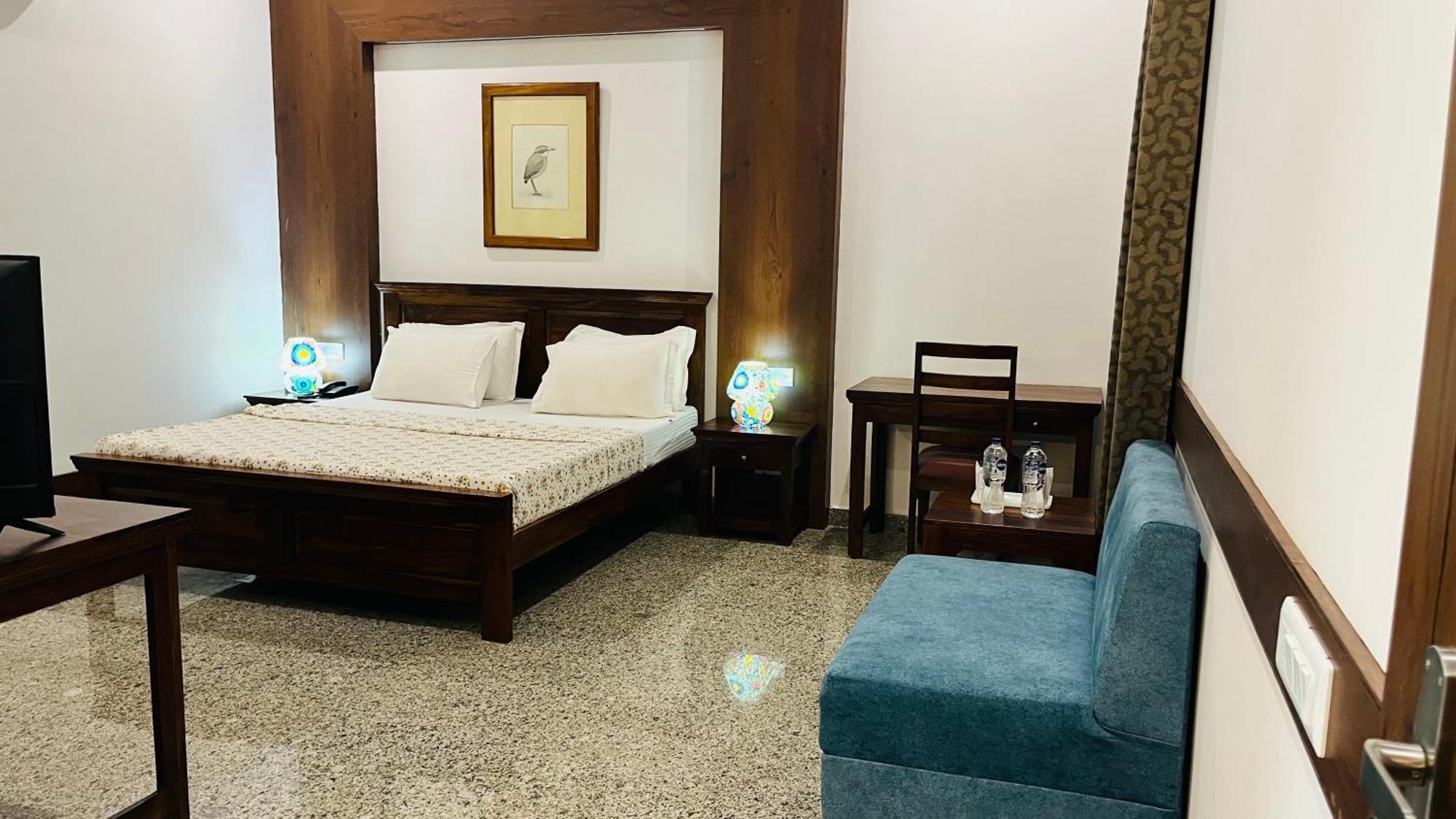 Hotel Sunbird Bharatpur Extérieur photo